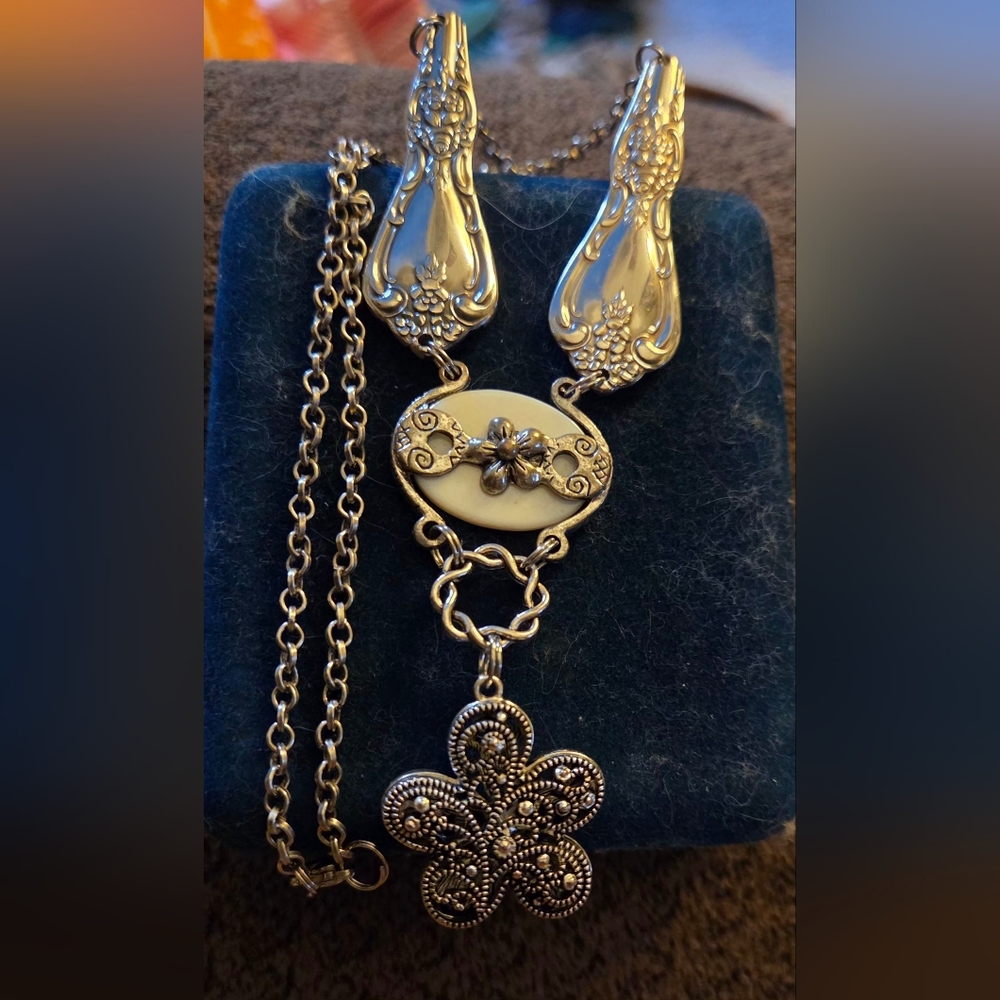 Stunning Vintage Silverware Necklace - Picture 7 of 7